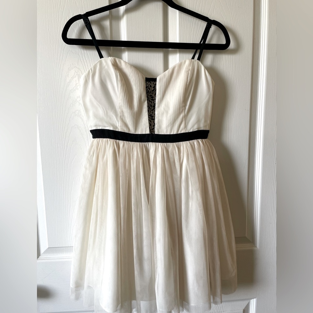 Super cute, fully lined bodice style dress from Ark & Co